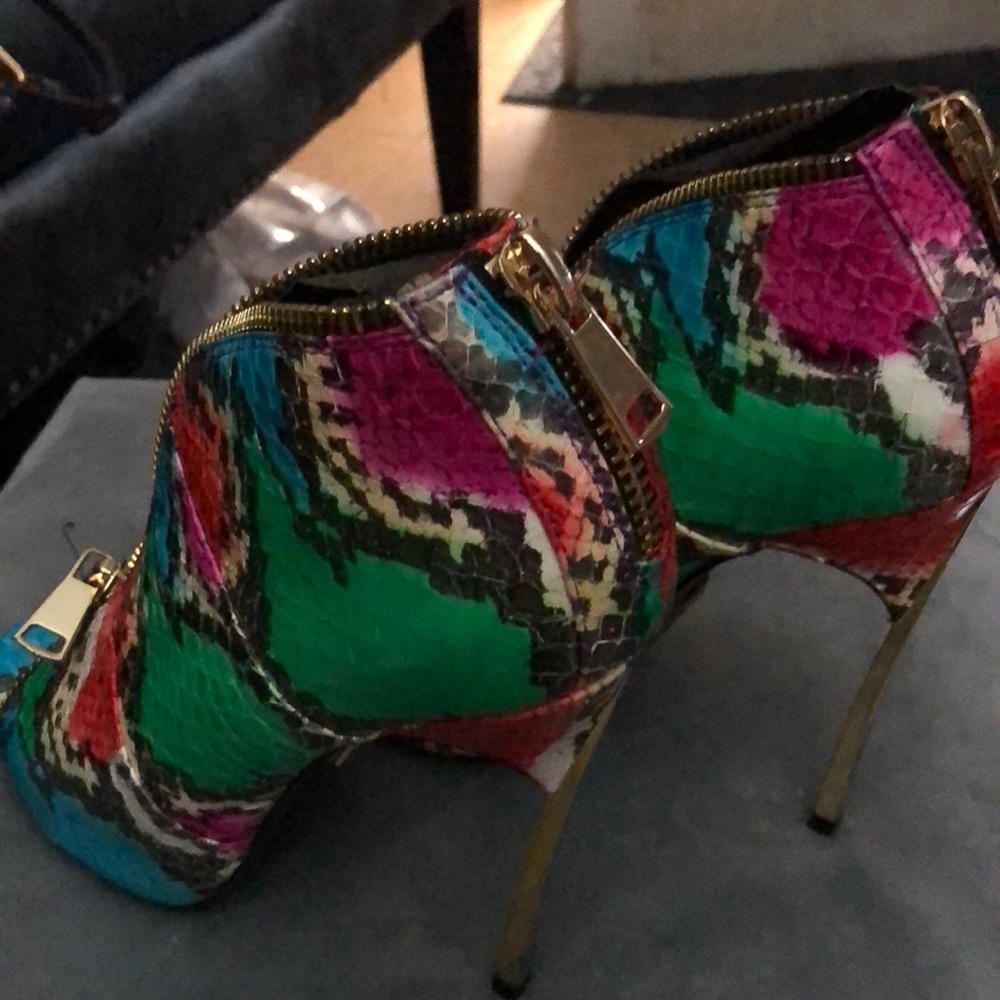 Shoes - Picture 2 of 2